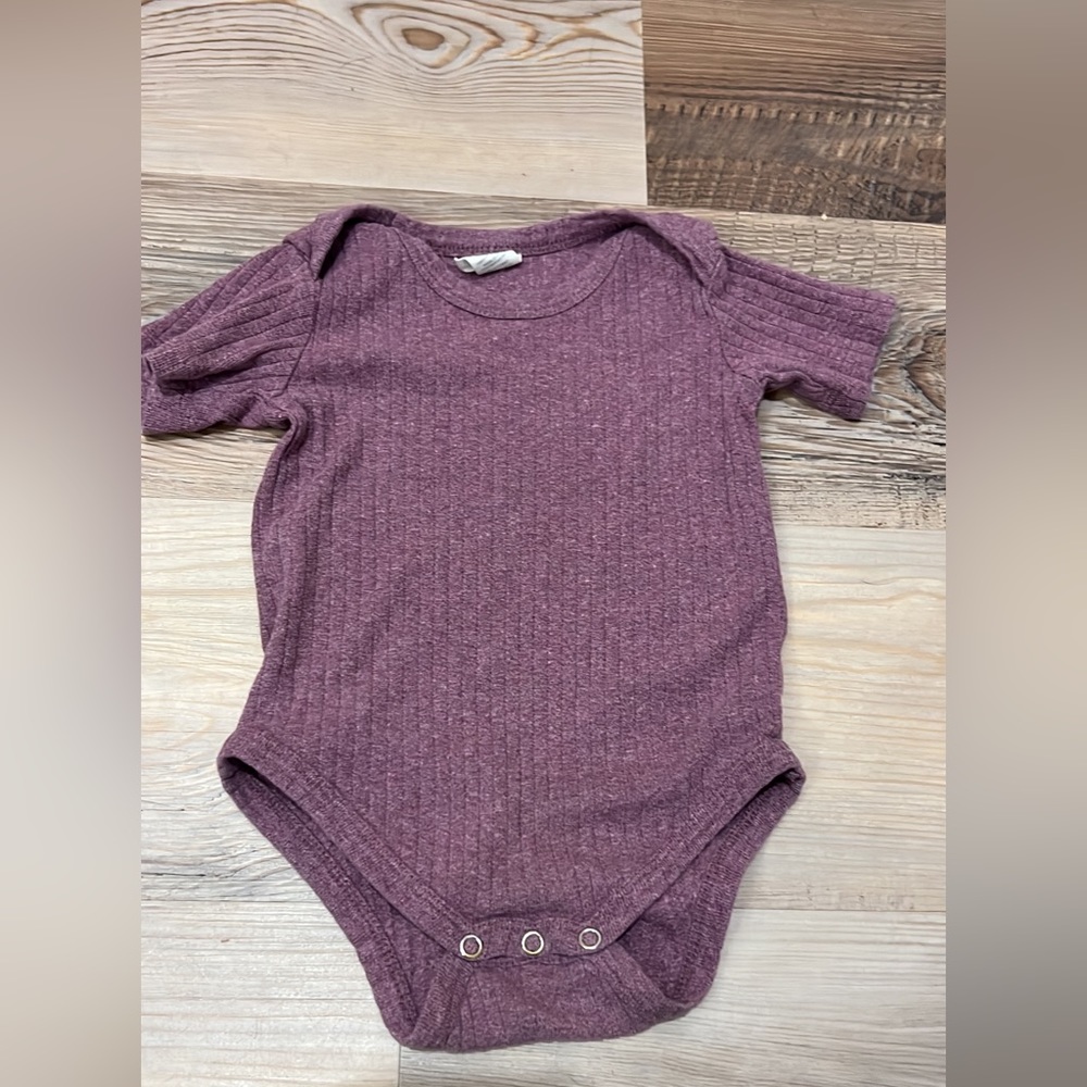 Kate Quinn Organic Cotton Onesie 6-12 months